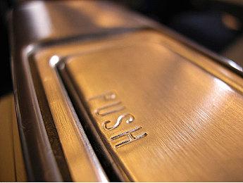 俯视视角射击新作《Berzerk: Recharged》现已发售